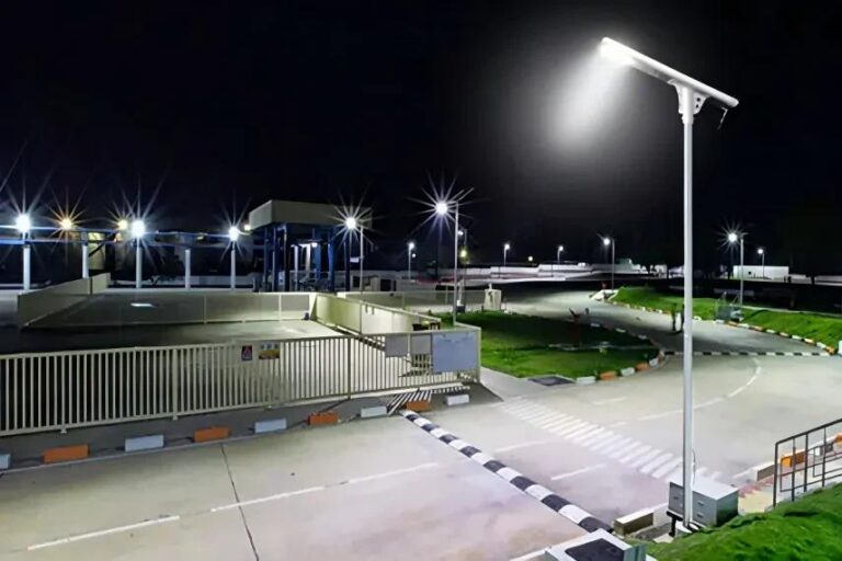 Solar street light